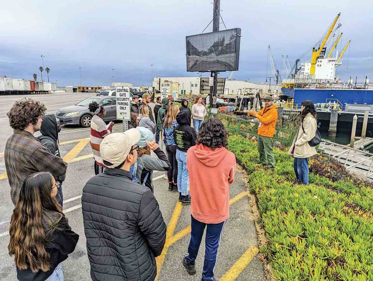 CSUCI students toured the Port of Hueneme 