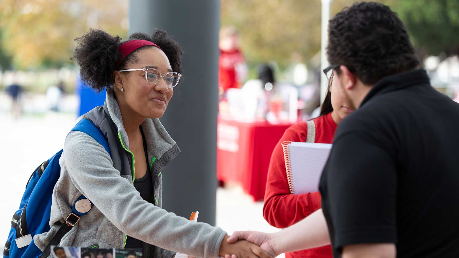 people handshaking