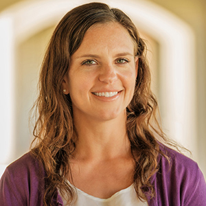 Headshot photo of Lorna Gonzalez